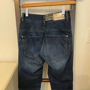 Guess Women’s size 26x29 Blue Skinny Jeans. Brand new! Logo on pocket.